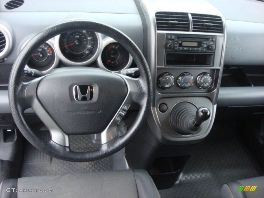 2006 Honda Element LX Black/Gray Dashboard Photo #73840382