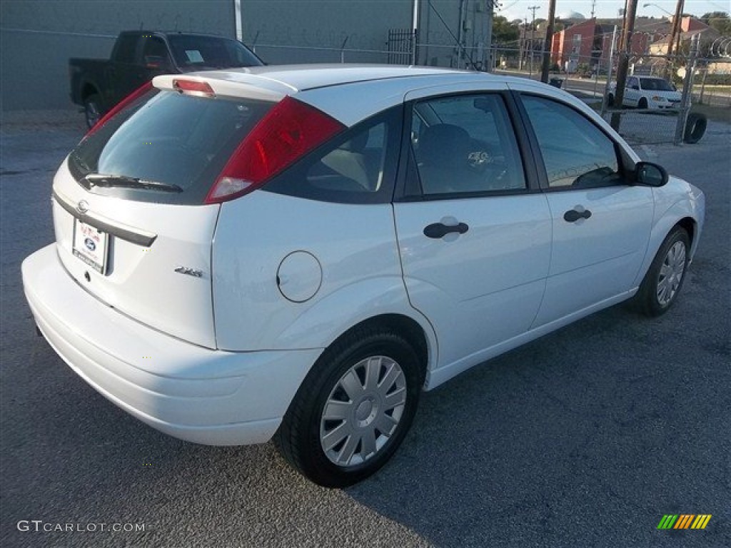 2005 Cloud 9 White Ford Focus Zx5 S Hatchback 73808391 Photo 3 Car Color 9834