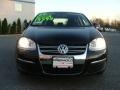 Black Uni - Jetta SE Sedan Photo No. 2