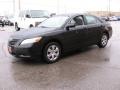 Black - Camry LE Photo No. 7