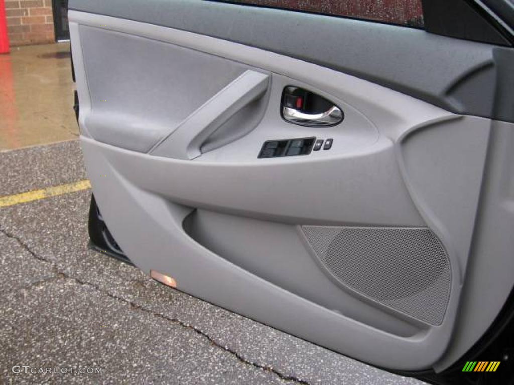 2007 Camry LE - Black / Ash photo #21