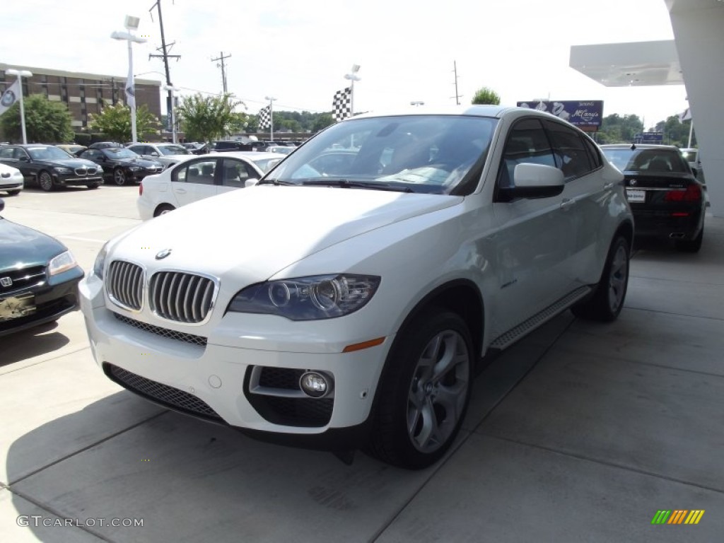 Alpine White BMW X6