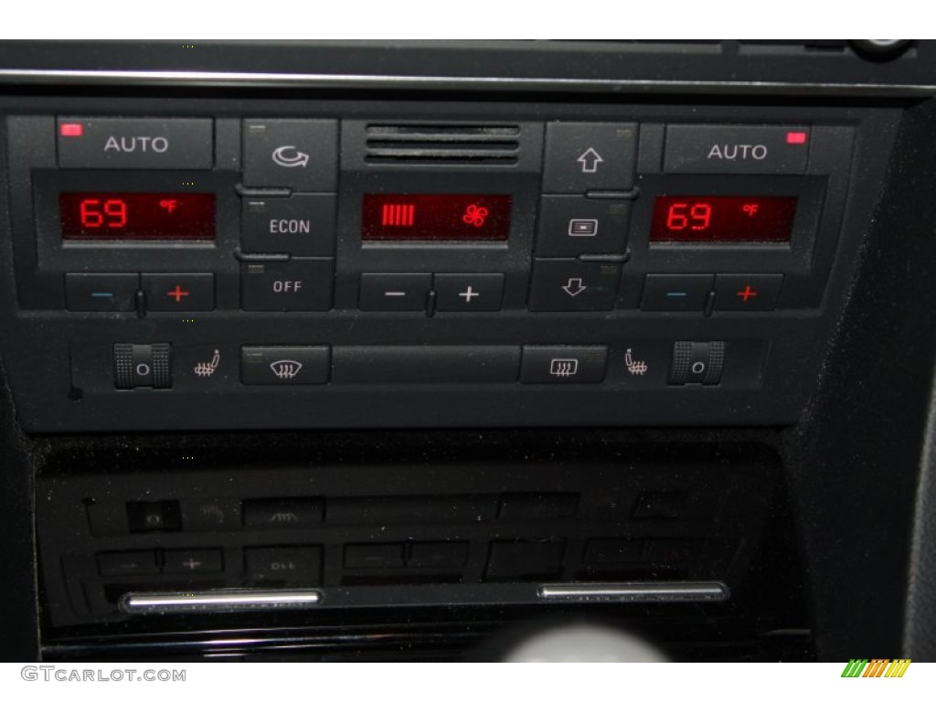 2008 Audi RS4 4.2 quattro Sedan Controls Photo #73845188