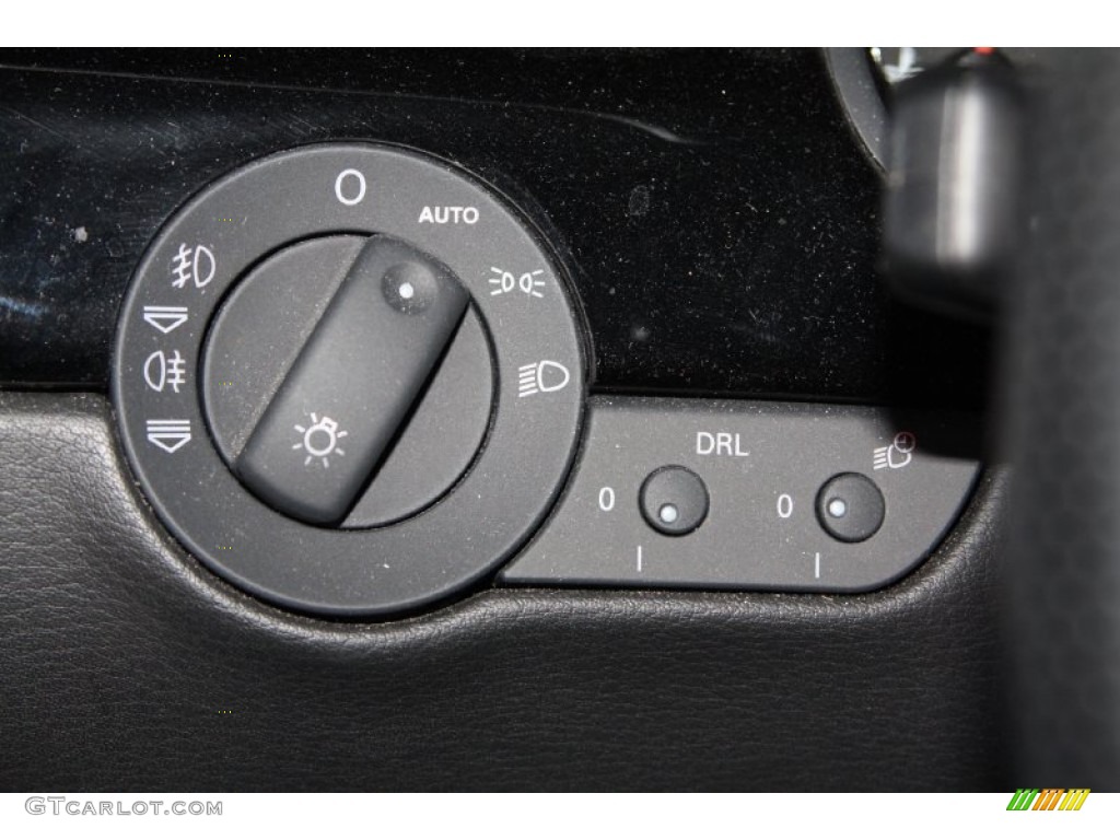 2008 Audi RS4 4.2 quattro Sedan Controls Photo #73845233