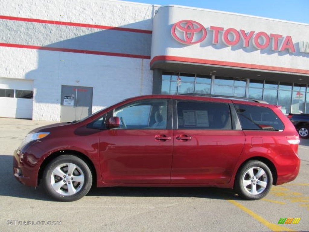 2011 Sienna LE - Salsa Red Pearl / Bisque photo #2