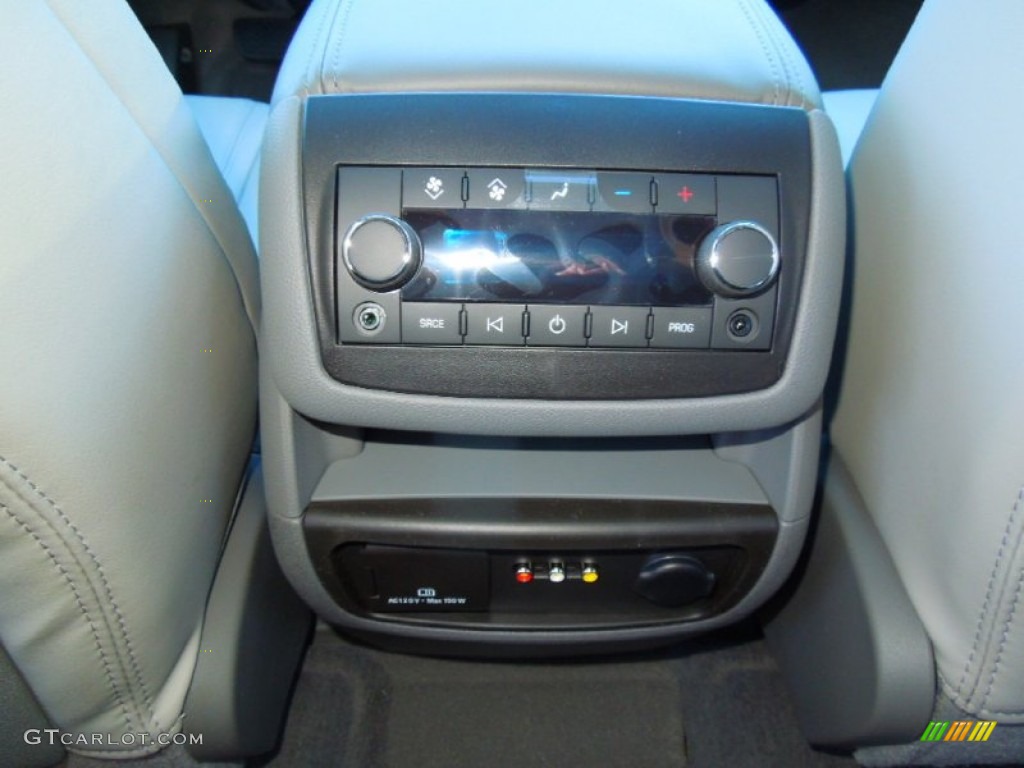 2013 Chevrolet Traverse LT Controls Photo #73851011