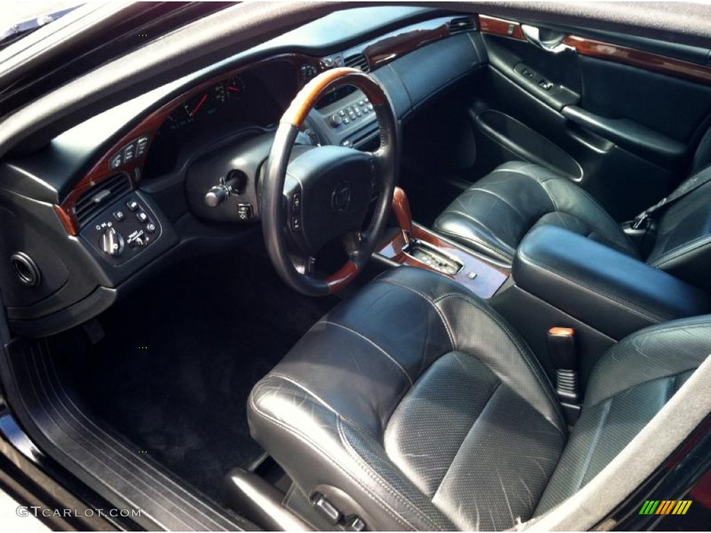 Black Interior 2002 Cadillac DeVille Sedan Photo #73851680