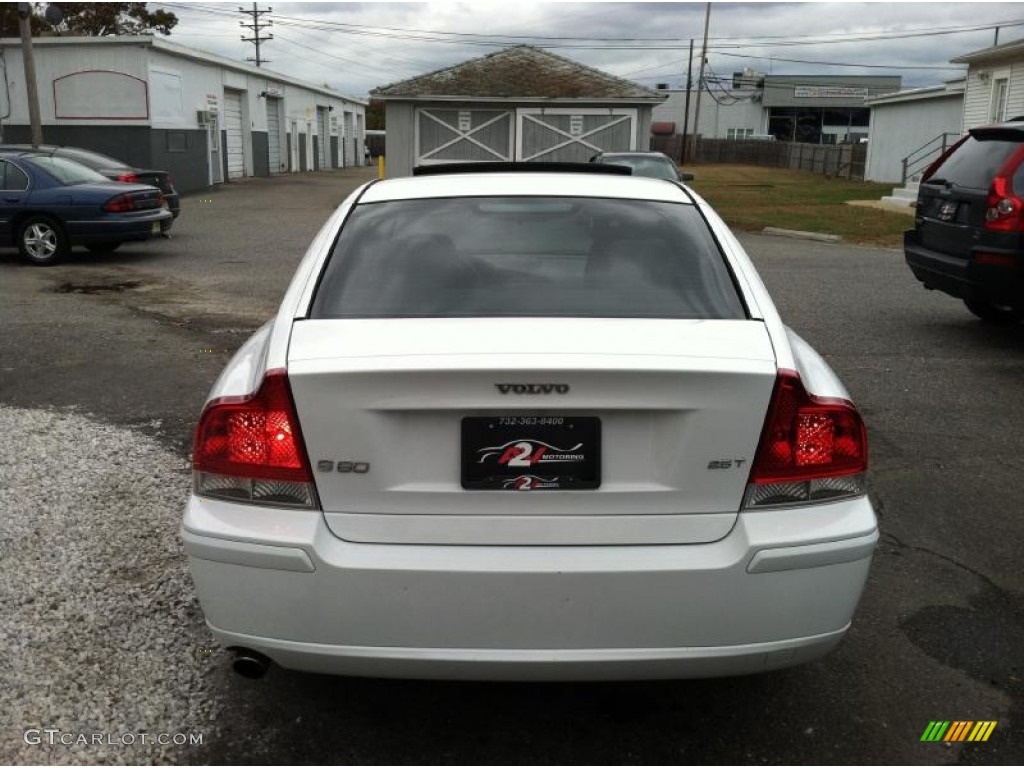 2005 S60 2.5T - Ice White / Taupe photo #6