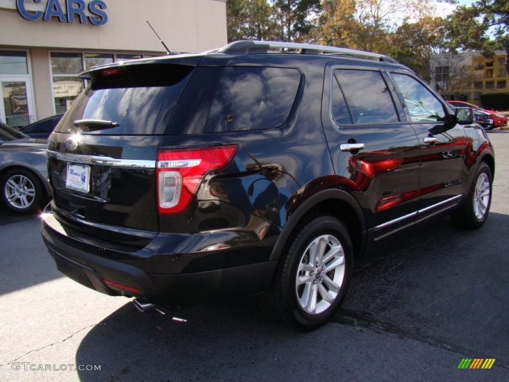 2011 Explorer XLT - Tuxedo Black Metallic / Medium Light Stone photo #8