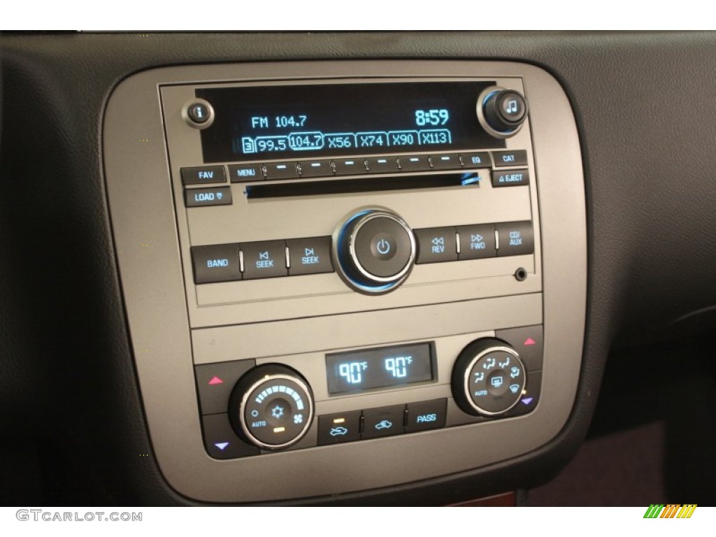 2009 Buick Lucerne Super Controls Photos