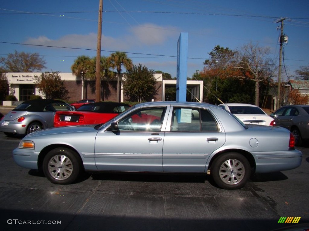 2004 Crown Victoria LX - Light Ice Blue Metallic / Light Flint photo #5