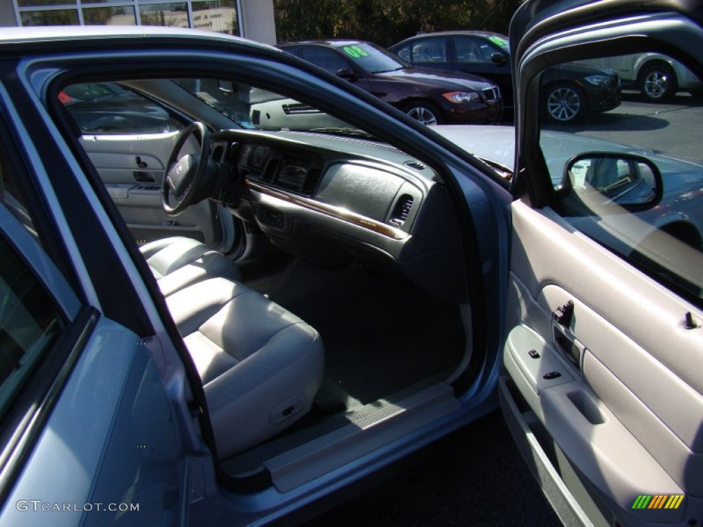 2004 Crown Victoria LX - Light Ice Blue Metallic / Light Flint photo #11