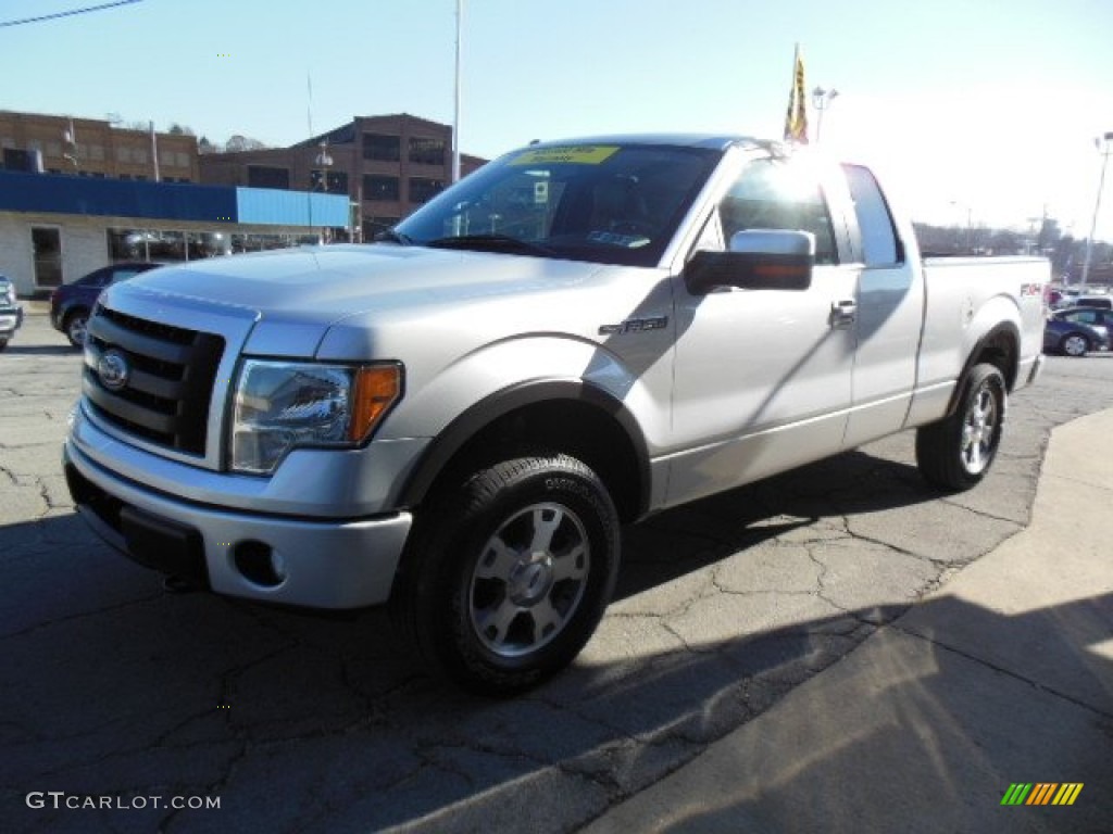 2010 F150 FX4 SuperCab 4x4 - Ingot Silver Metallic / Black photo #4