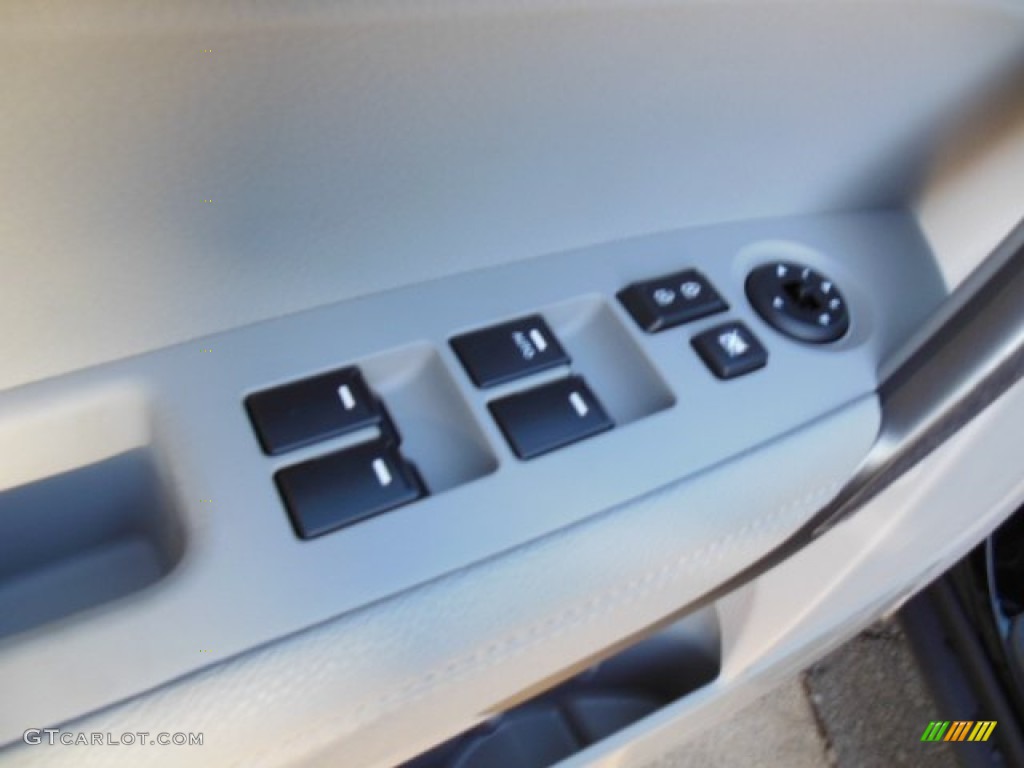2013 Kia Sorento LX AWD Controls Photo #73858325
