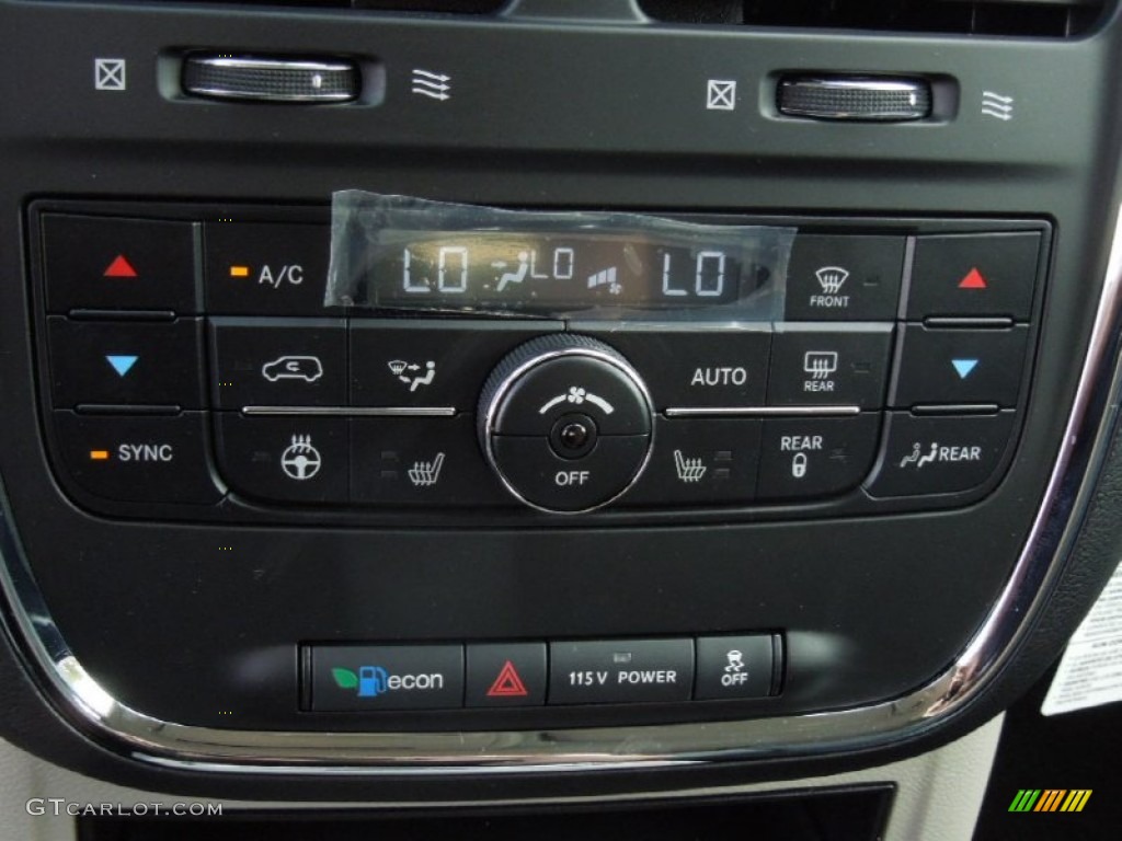 2013 Chrysler Town & Country Touring - L Controls Photo #73860545