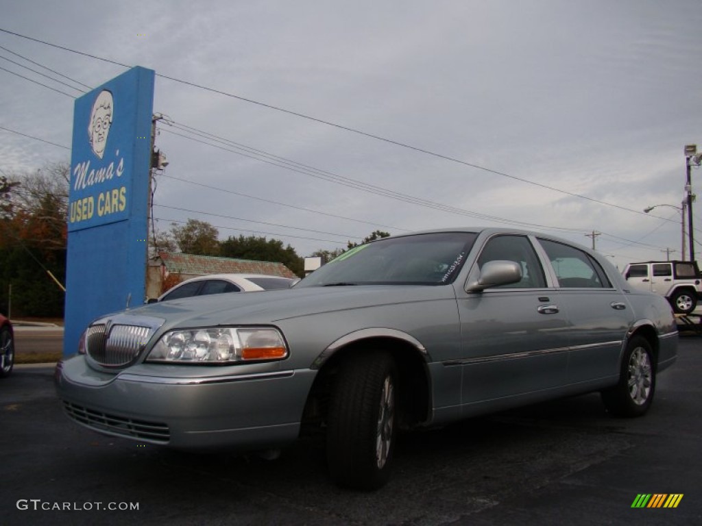 2007 Town Car Signature Limited - Satellite Silver Metallic / Medium Light Stone photo #23