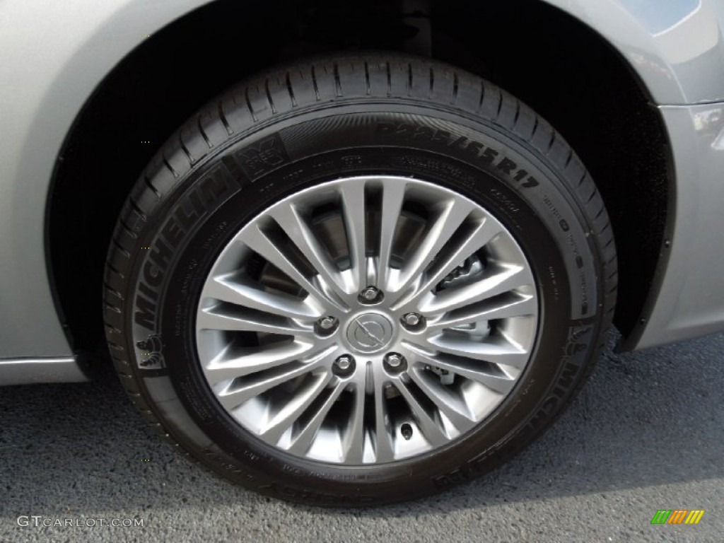2013 Chrysler Town & Country Touring - L Wheel Photo #73860807