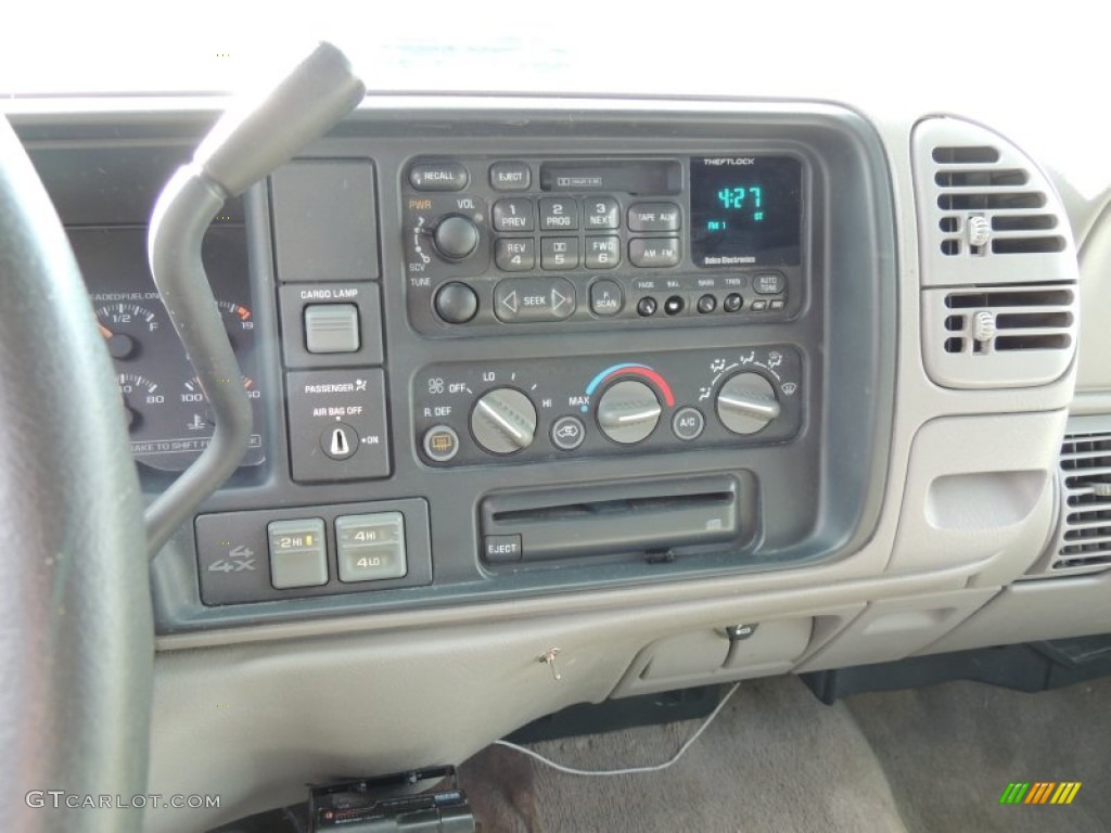 1999 Chevrolet Silverado 1500 LS Extended Cab 4x4 Controls Photo #73862111