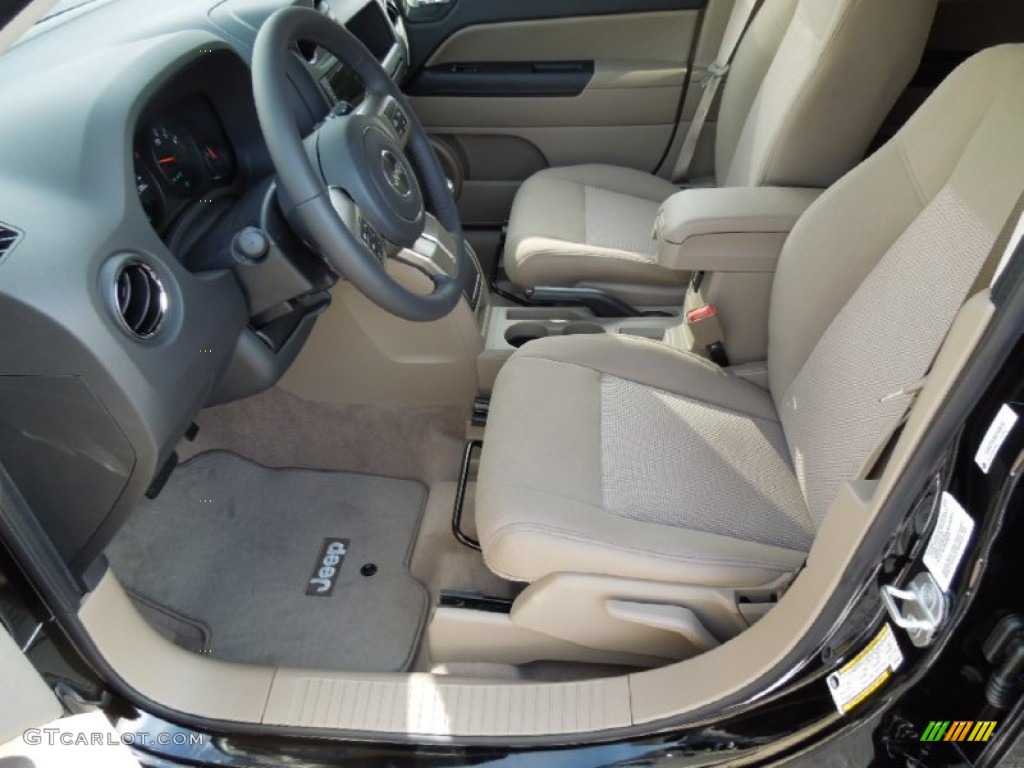 Dark Slate Gray/Light Pebble Interior 2013 Jeep Compass Latitude Photo #73862225