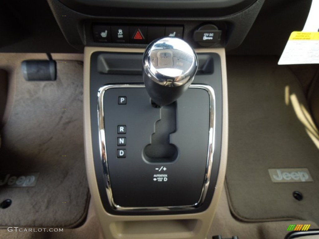 2013 Jeep Compass Latitude CVT II Automatic Transmission Photo #73862255