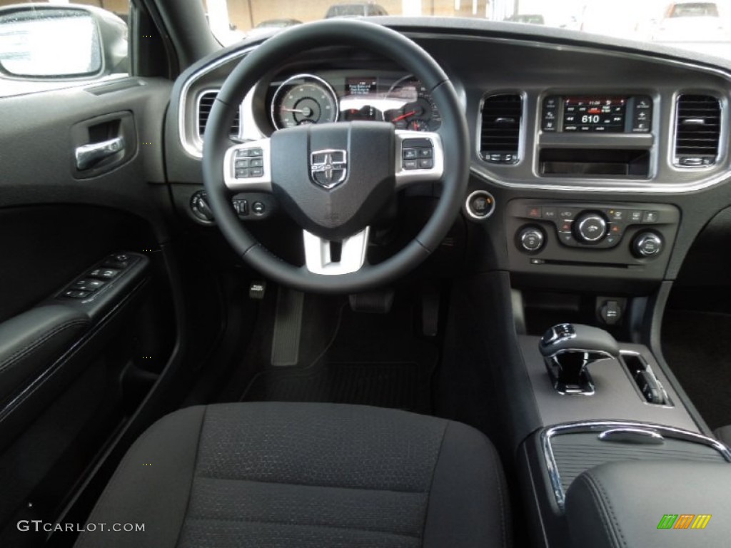 2013 Dodge Charger SE Black Dashboard Photo #73863152