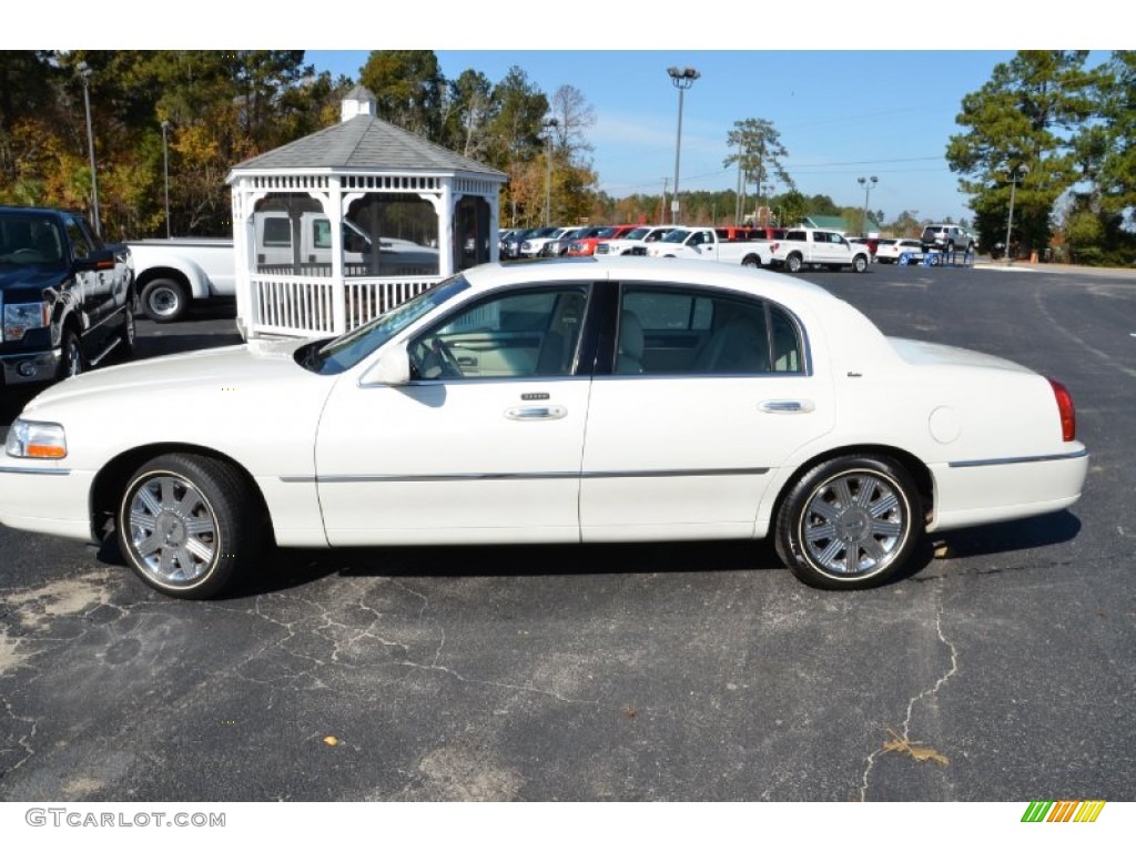Ceramic White Tri Coat 2003 Lincoln Town Car Cartier Exterior Photo #73864181