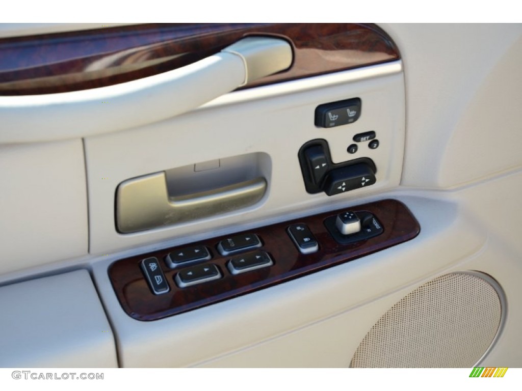 2003 Lincoln Town Car Cartier Controls Photo #73864208