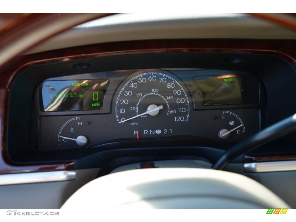 2003 Lincoln Town Car Cartier Gauges Photo #73864223