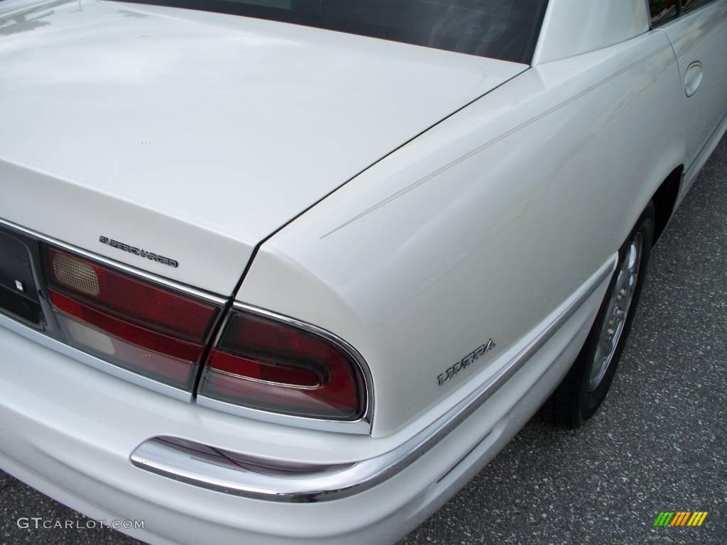 2000 Park Avenue Ultra - Bright White / Taupe photo #9