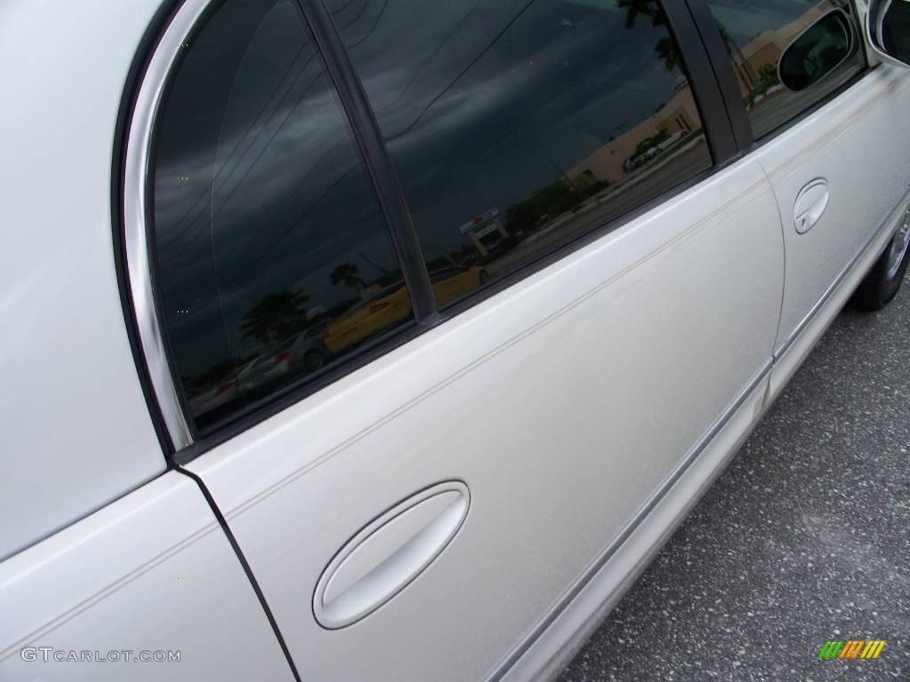 2000 Park Avenue Ultra - Bright White / Taupe photo #10