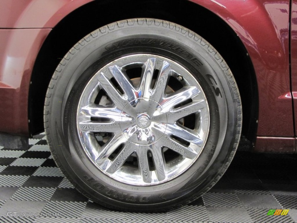 2008 Chrysler Town & Country Limited Wheel Photo #73865927