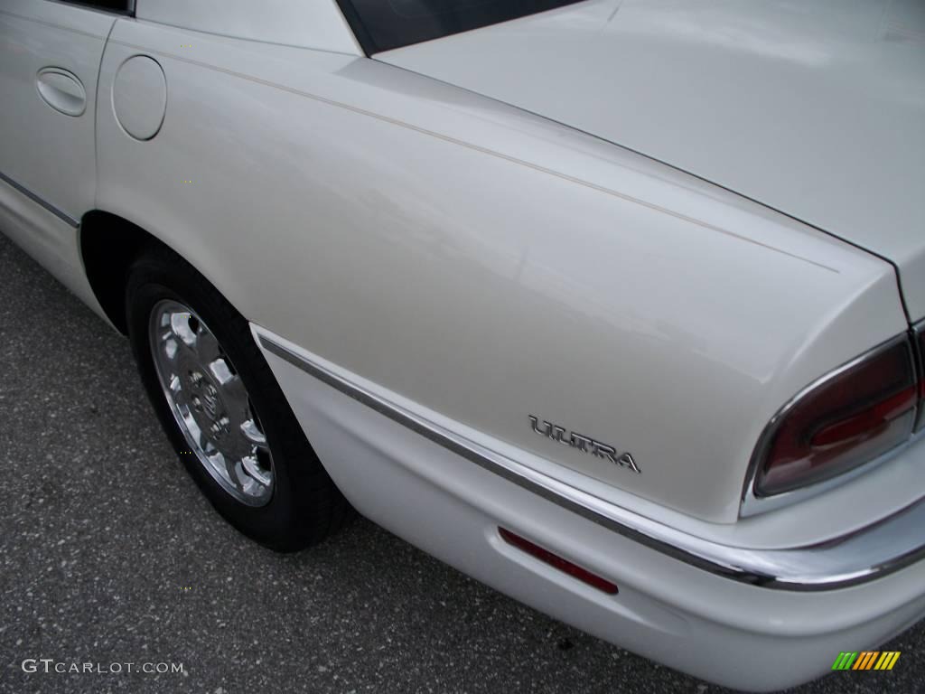 2000 Park Avenue Ultra - Bright White / Taupe photo #13