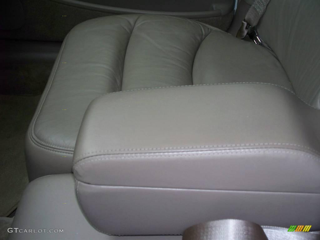 2000 Park Avenue Ultra - Bright White / Taupe photo #27