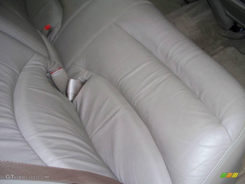 2000 Park Avenue Ultra - Bright White / Taupe photo #30
