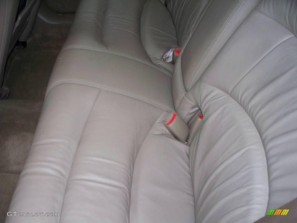 2000 Park Avenue Ultra - Bright White / Taupe photo #32