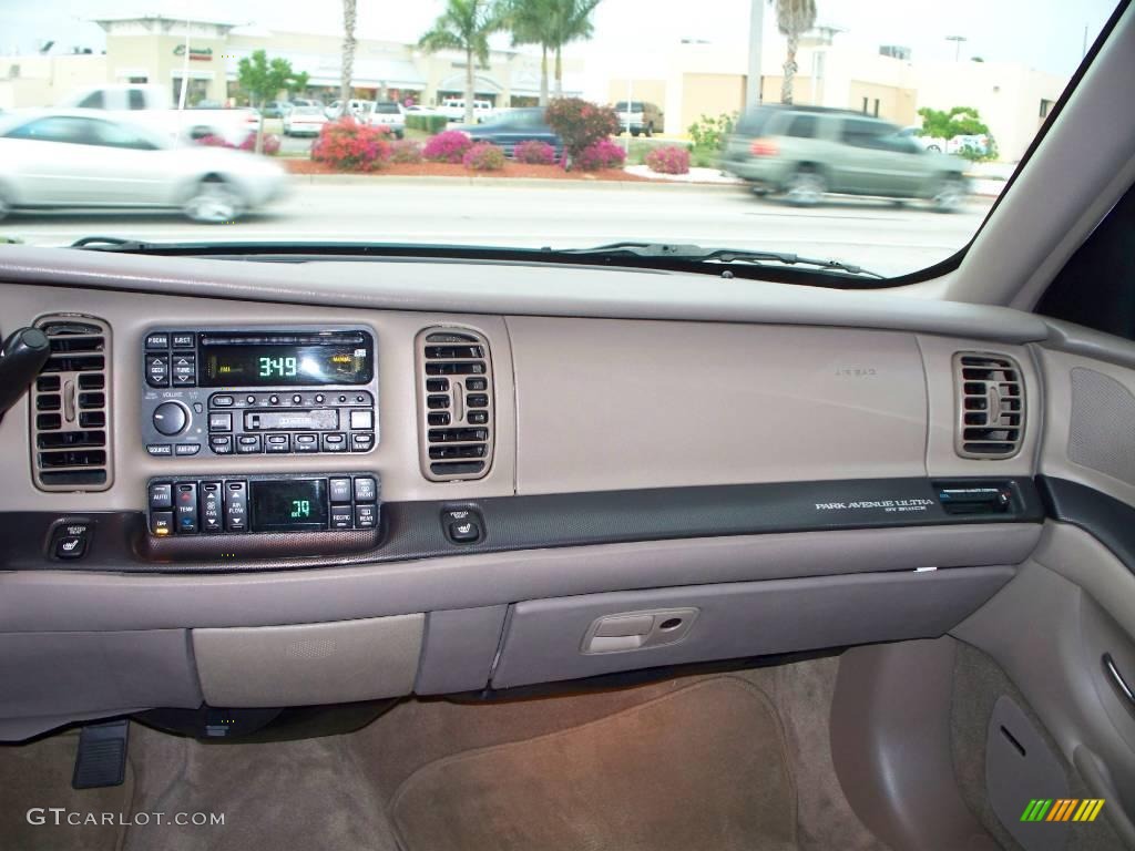 2000 Park Avenue Ultra - Bright White / Taupe photo #35