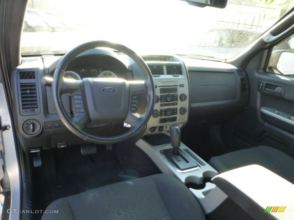 2009 Escape XLT - Brilliant Silver Metallic / Charcoal photo #17