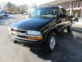 Onyx Black - S10 LS Extended Cab 4x4 Photo No. 2