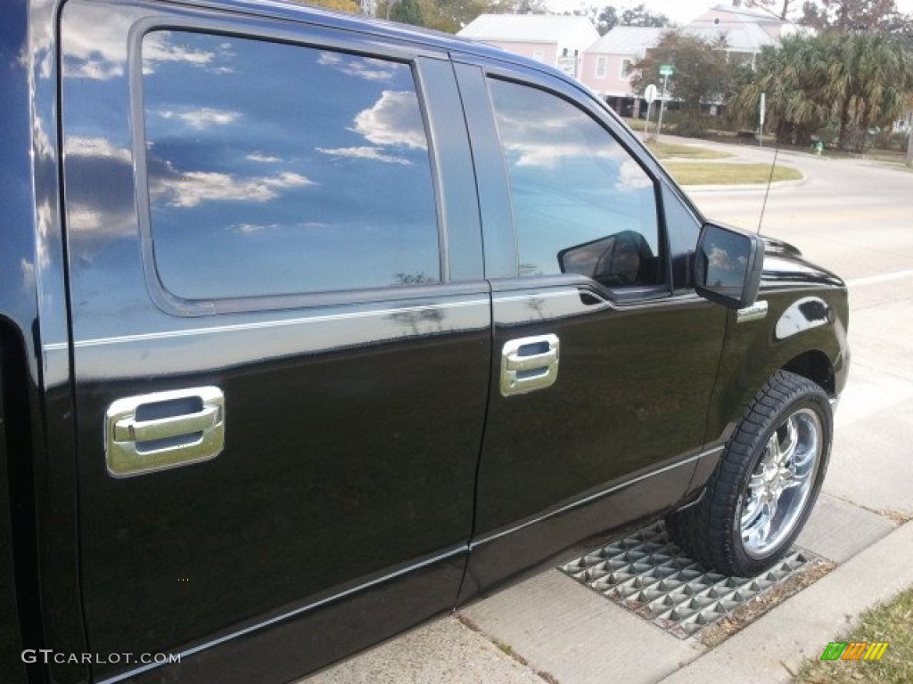 2006 F150 XLT SuperCrew - Black / Medium/Dark Flint photo #9