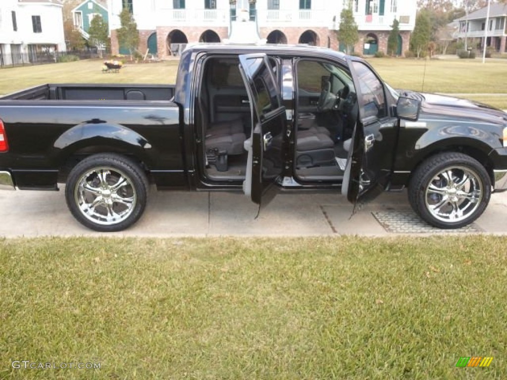 2006 F150 XLT SuperCrew - Black / Medium/Dark Flint photo #29