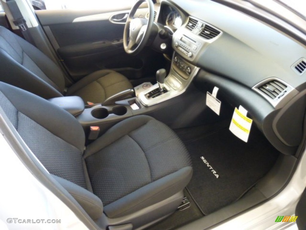 Charcoal Interior 2013 Nissan Sentra SR Photo #73872029