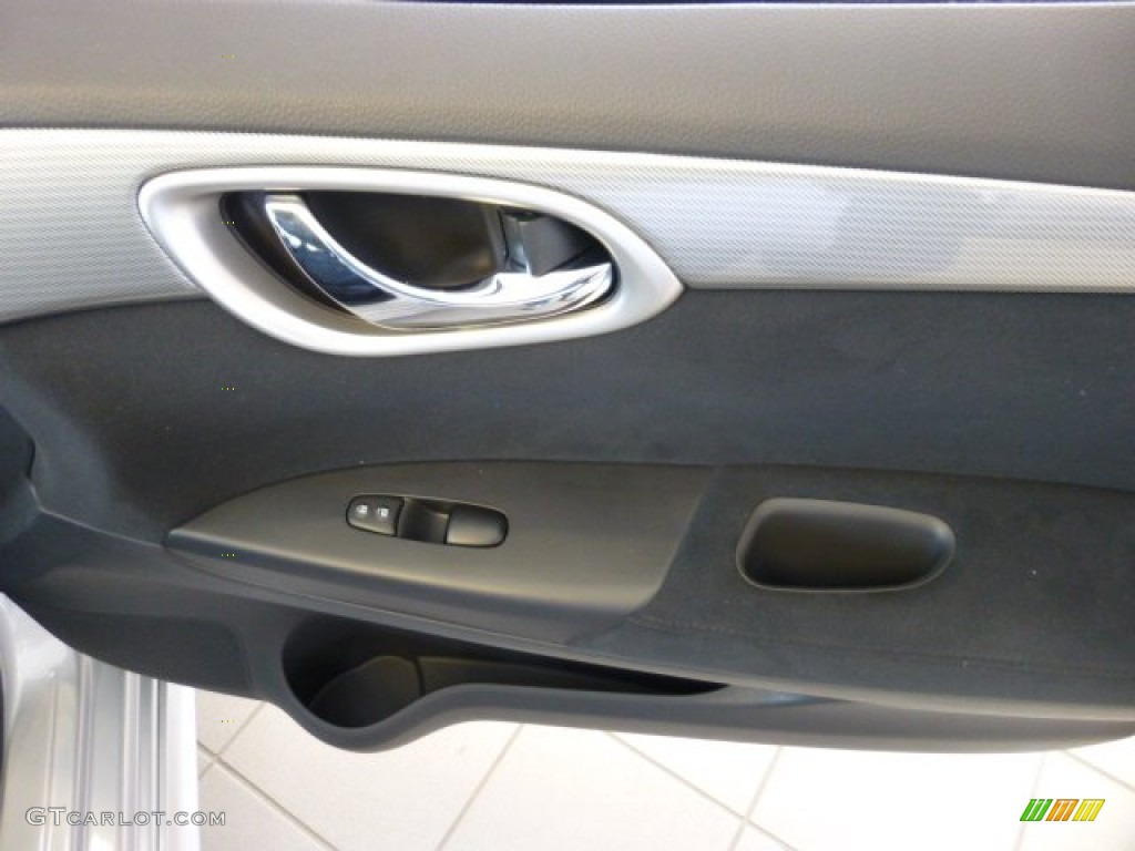 2013 Nissan Sentra SR Door Panel Photos