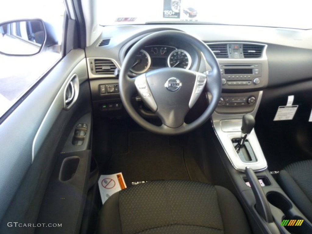 Charcoal Interior 2013 Nissan Sentra SR Photo #73872075