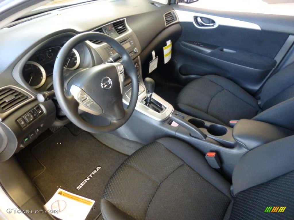 Charcoal Interior 2013 Nissan Sentra SR Photo #73872101