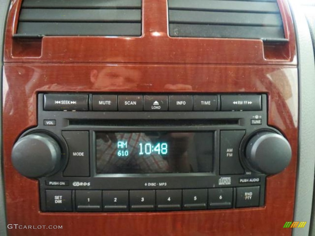 2004 Dodge Durango SLT 4x4 Audio System Photo #73874069
