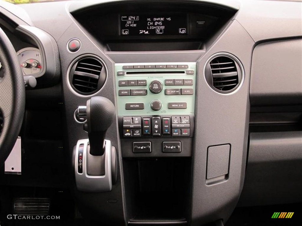 2011 Honda Pilot EX-L 4WD Controls Photo #73875950