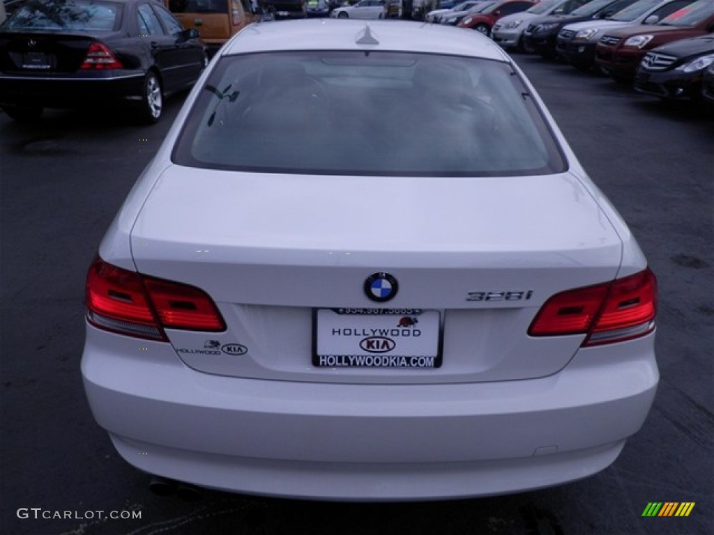 2010 3 Series 328i Coupe - Alpine White / Black photo #18