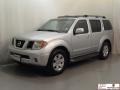 2005 Silver Lightning Metallic Nissan Pathfinder LE  photo #4