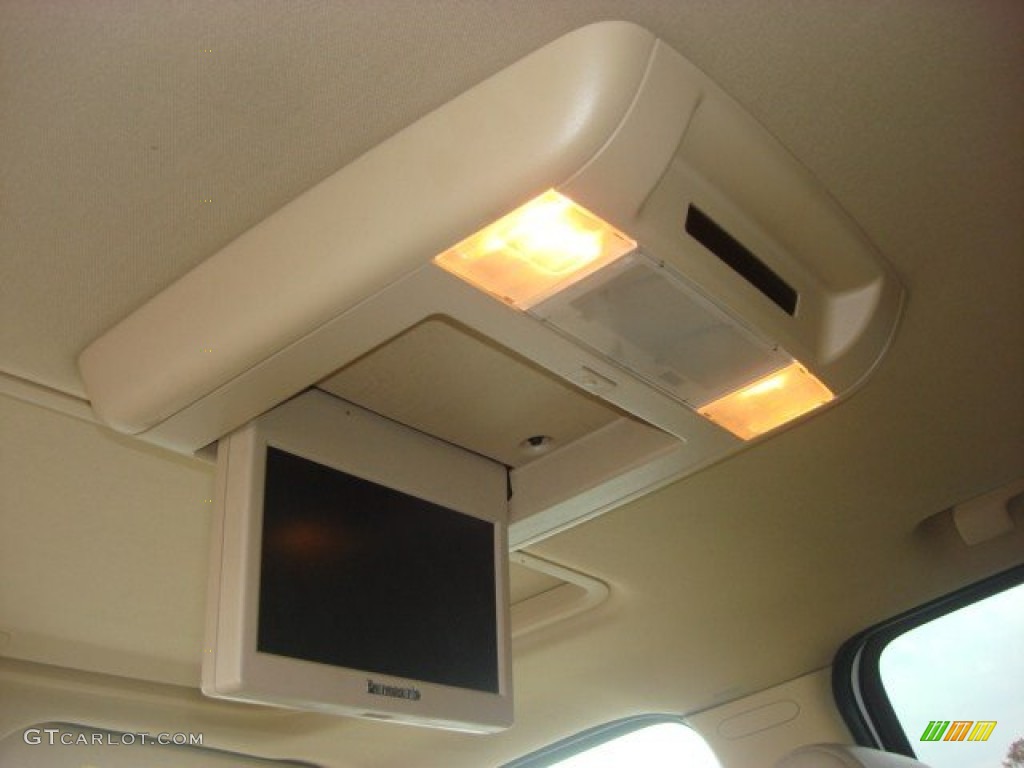 2007 Tahoe LTZ 4x4 - Summit White / Light Cashmere/Ebony photo #12