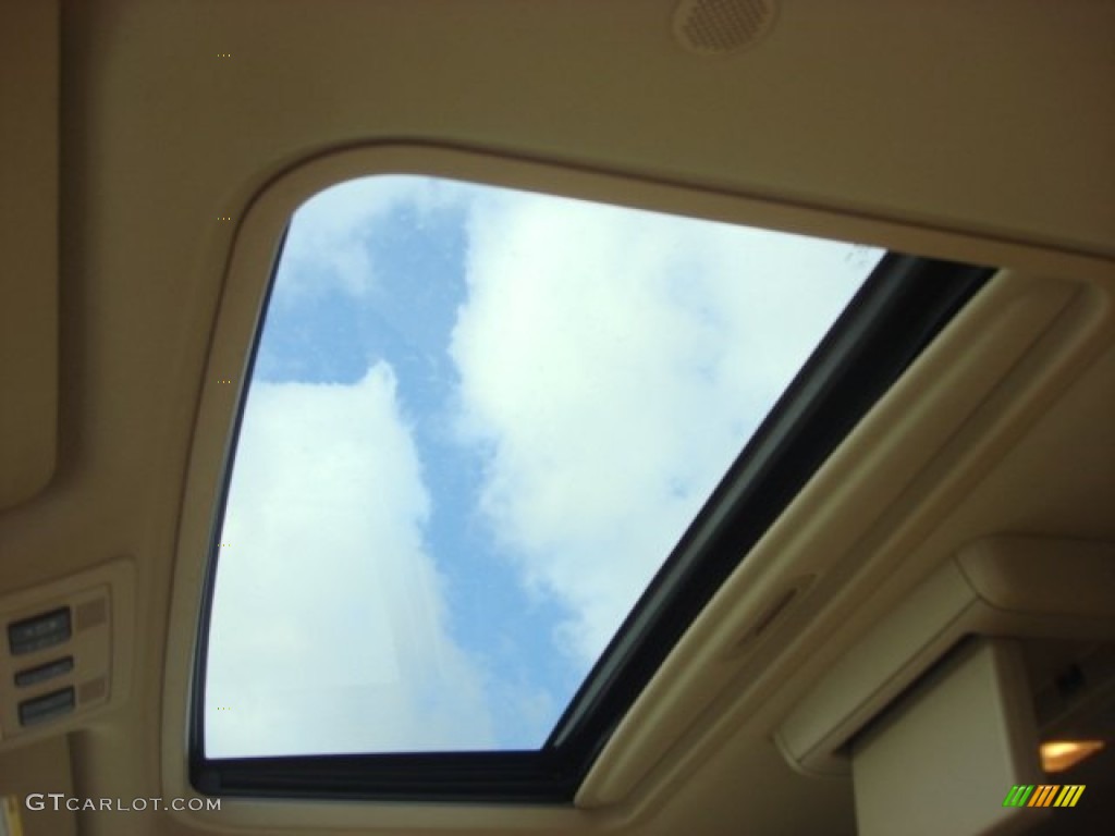 2007 Tahoe LTZ 4x4 - Summit White / Light Cashmere/Ebony photo #15